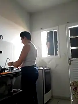 צ'אט XXX בשידור חי של MILEIDE980