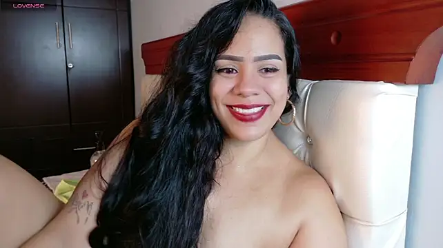 แชท XXX สดของ naughtypussydirtyxx