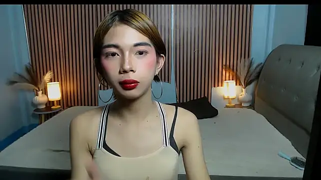 horsecock_levita Adlı Modelin Canlı XXX Sohbeti