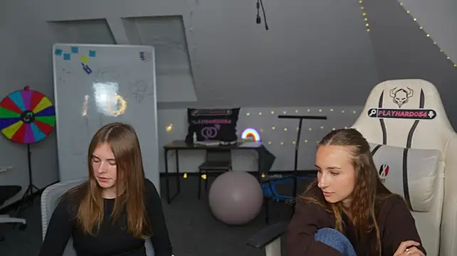 Elina_rose054 élő XXX-chatje