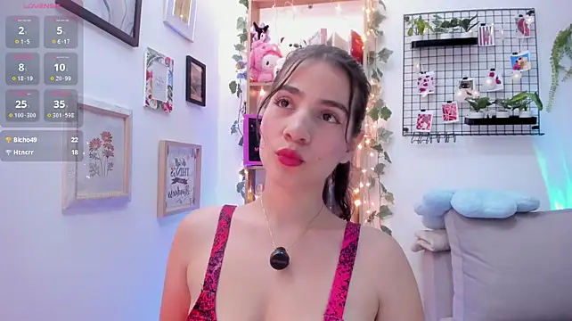 Chat +18 de Miranda_doll__ ao vivo