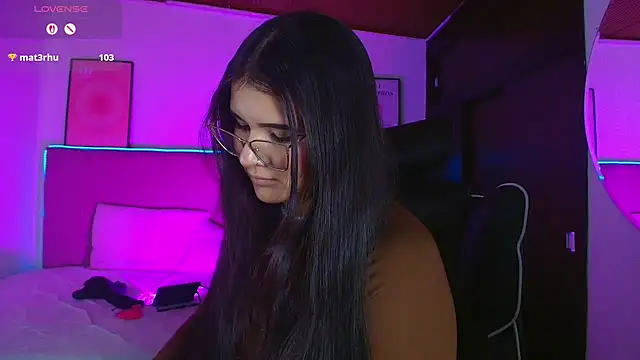 Chat +18 de Tifanny_grey ao vivo