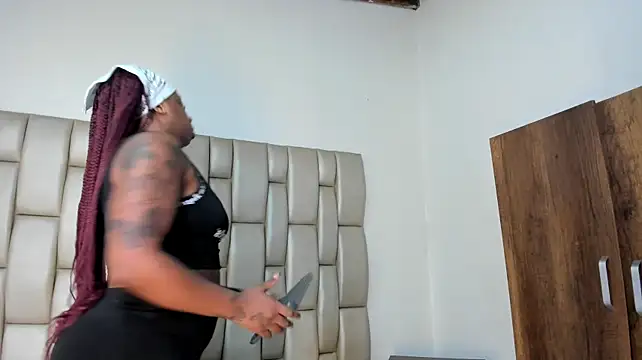 Chat +18 de KatallelaMurillo ao vivo