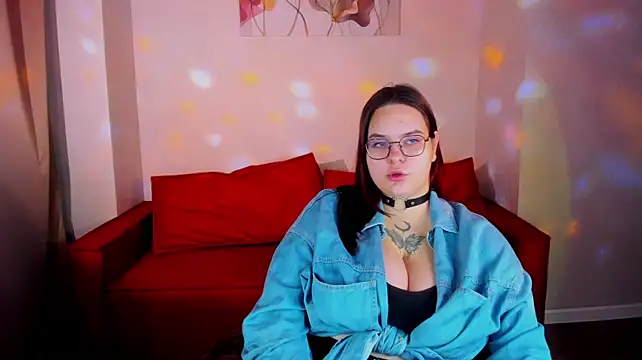 Kity_Mooree Adlı Modelin Canlı XXX Sohbeti