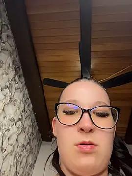 LittleChaosQueen Chat XXX in diretta