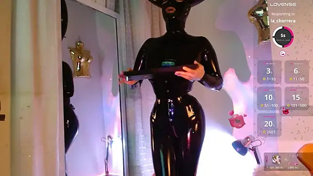 Онлайн чат XXX LatexDevil_Blondie