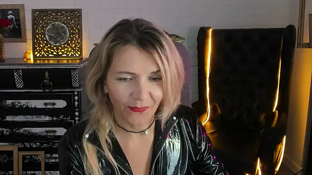 NicoleHitman Live XXX-Chat