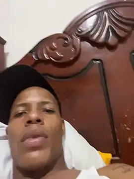 Show modela exotiporh na web-kameri
