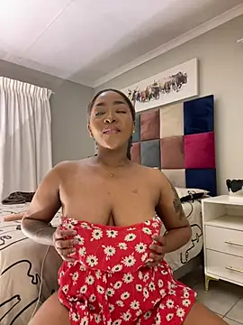 sexyTHANDO Adlı Modelin Canlı XXX Sohbeti