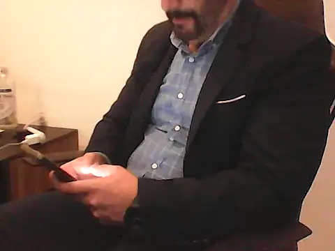 Yorel1109-'s Live XXX Chat
