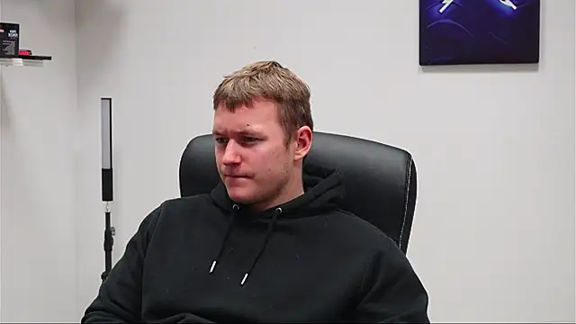 XXX chat uživo modela Richard_Dullas