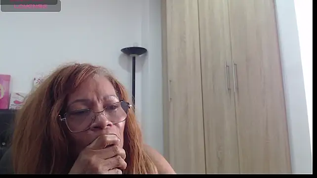 BustyMilf_ লাইভ XXX চ্যাট