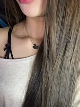 Yiyina_17 Adlı Modelin Canlı XXX Sohbeti