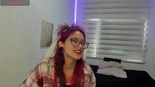 Chat +18 de Sara_Red_X1 ao vivo
