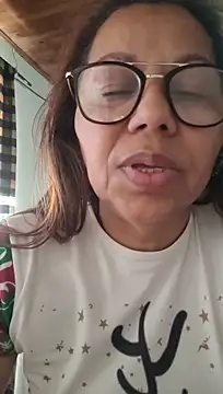 Ladymilf12's Live XXX Chat