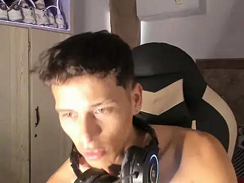 Chat +18 de SRcarlos01 ao vivo