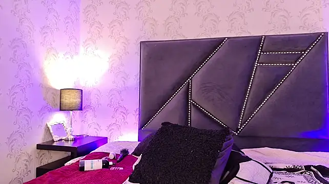 Jules_velvet's Live XXX Chat