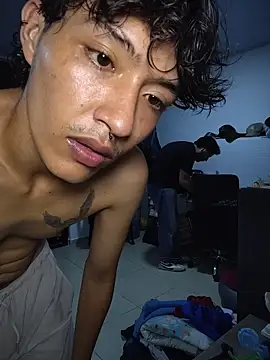 TonnyBottom 即時 XXX 聊天