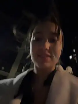 XXX chat uživo modela ICrazyOneIRL