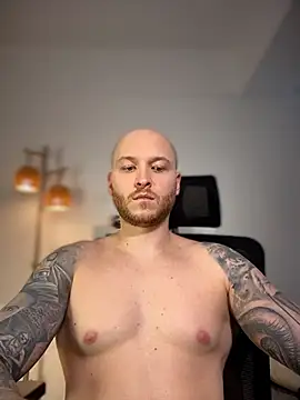 XXX chat uživo modela AdamMeyer_10