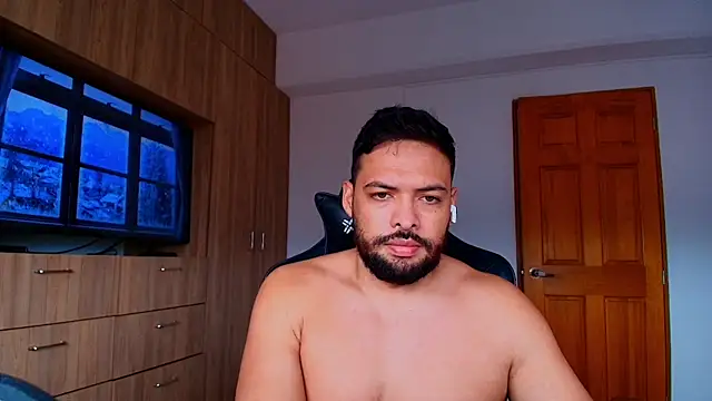 צ'אט XXX בשידור חי של jerome_vcv