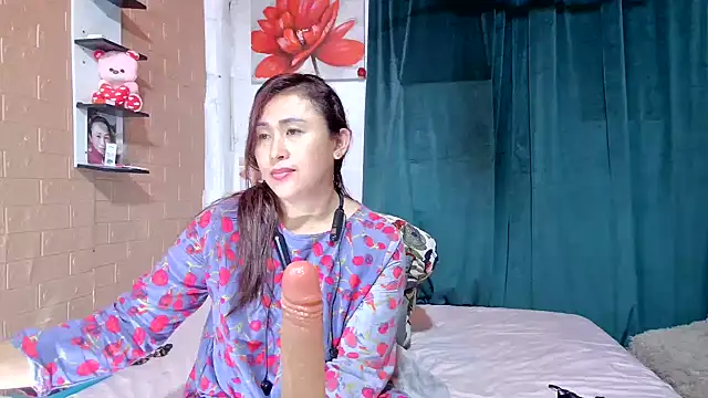 XXX chat uživo modela Filipina_Desire
