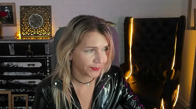 Czat XXX na żywo – NicoleHitman