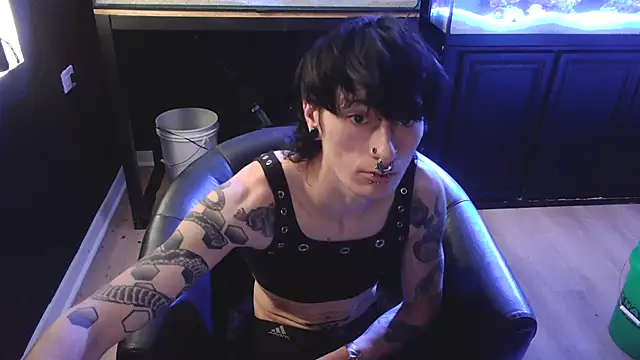 GothSadist Adlı Modelin Canlı XXX Sohbeti