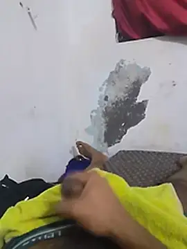 surajje Show in webcam