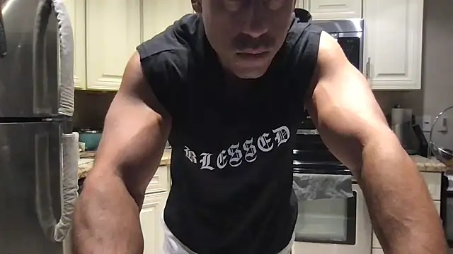 BigGuyMuscle's Live XXX Chat