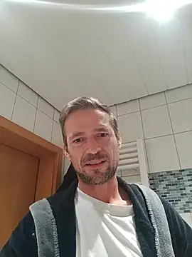 janosch319 Adlı Modelin Canlı XXX Sohbeti