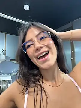 iris_cuteface's Live XXX Chat
