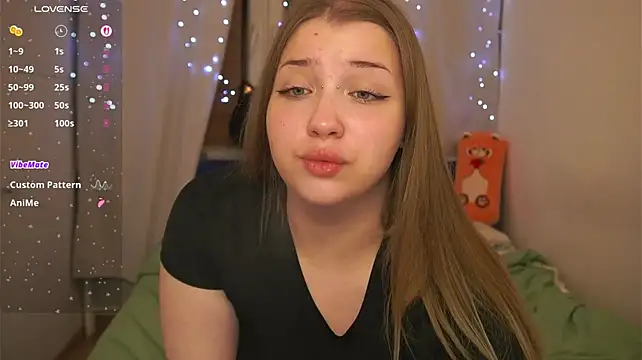 CuteSharloti's Live XXX Chat