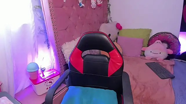 צ'אט XXX בשידור חי של LillyCandy