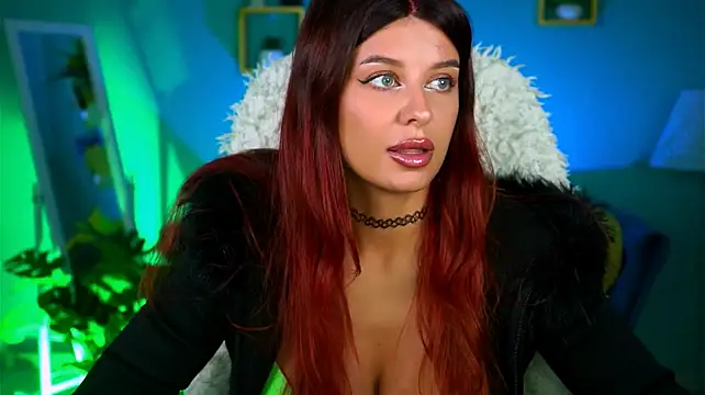 دردشة NicoleMun الجنسية المباشرة
