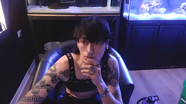 แชท XXX สดของ GothSadist
