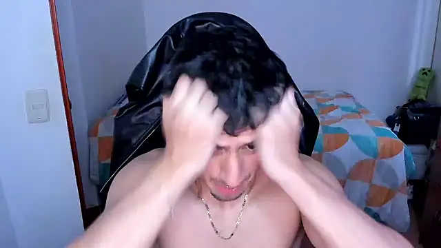 Tommy_Bred élő XXX-chatje