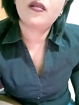 Chat XXX en directo de Queen_Kushi4