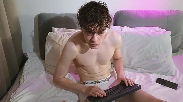 cute_thomas – webcam-show