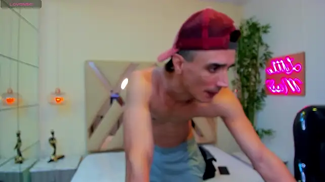 XXX chat uživo modela FelipeFriendly