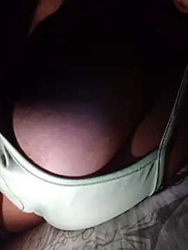 XXX chat uživo modela monicarossi95