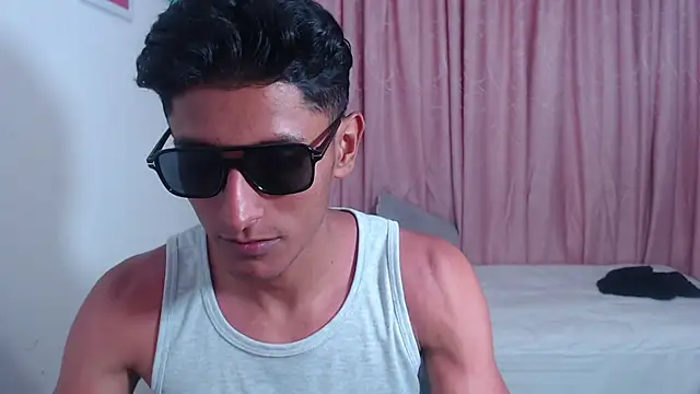_bigrick_n Live XXX chat