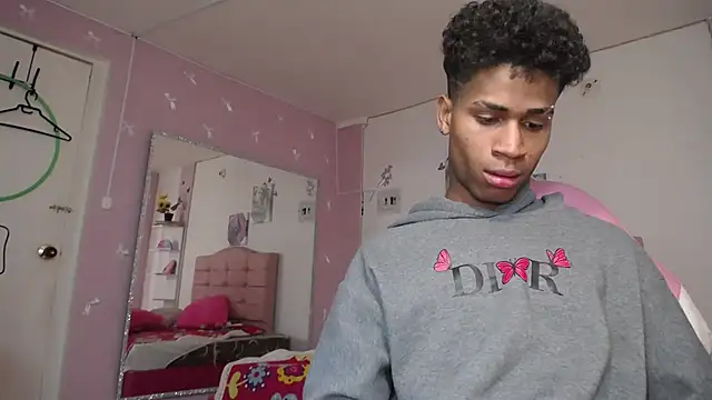 Chat +18 de Santy_bigcock_01 ao vivo