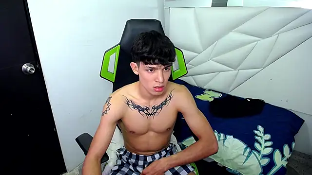 Liom_Gym লাইভ XXX চ্যাট
