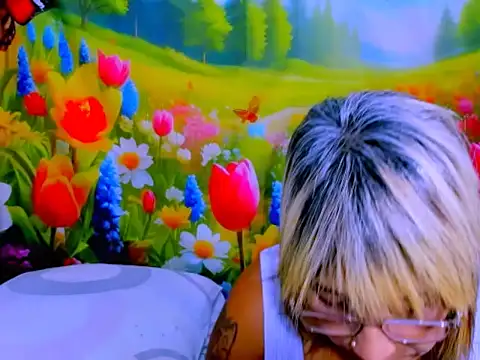 indianroxy's Live XXX Chat