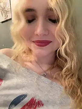 MarlboroWeb's Live XXX Chat