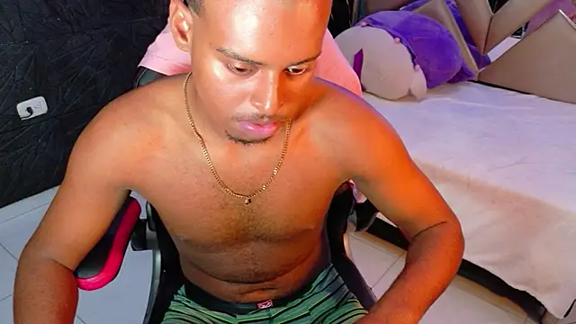 XXX chat uživo modela joel_embid
