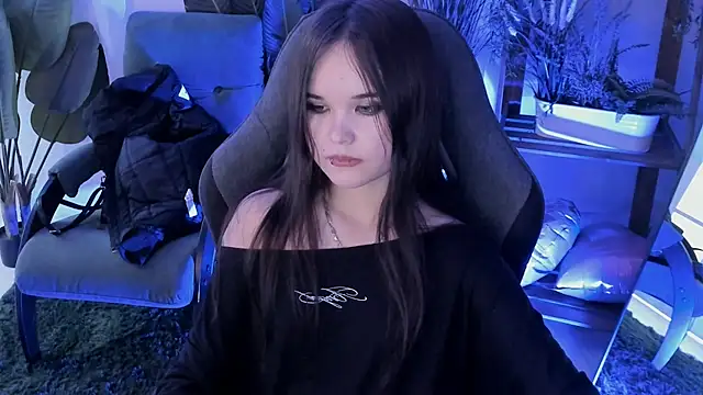 Elainebeness Adlı Modelin Canlı XXX Sohbeti