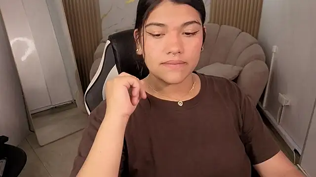 Онлайн чат XXX Lauris_b