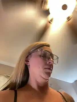 Вебкам-шоу honeybelle69